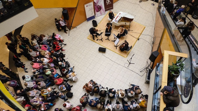 Baltic Neopolis Orchestra wystąpiła w szczecińskiej Galerii Kaskada. Grupa zagrała koncert Hejnał dla Niepodległej.