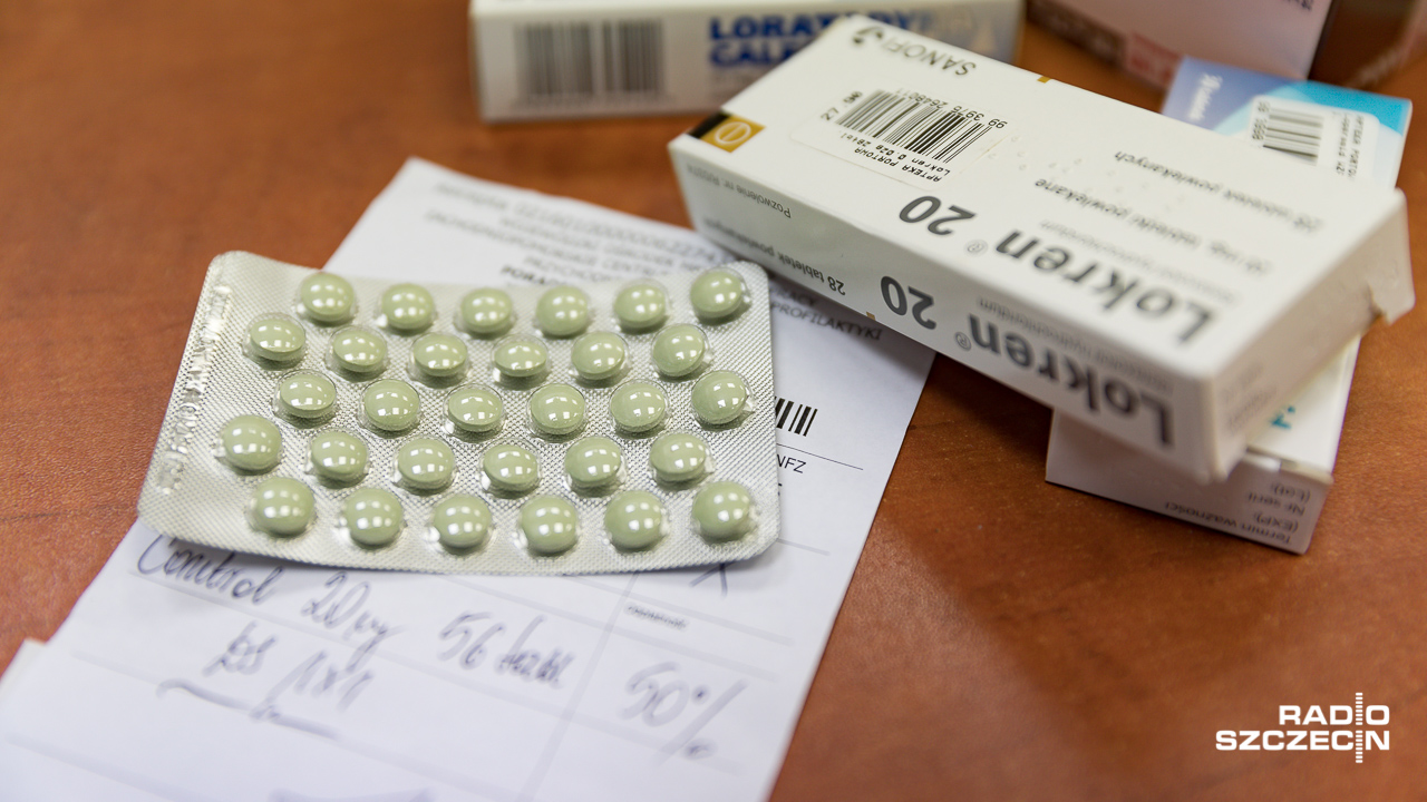 Funkcjonariusze Centralnego Biura Antykorupcyjnego zatrzymali lekarza psychiatrę podejrzanego o wypisywanie recept na nieżyjące osoby.