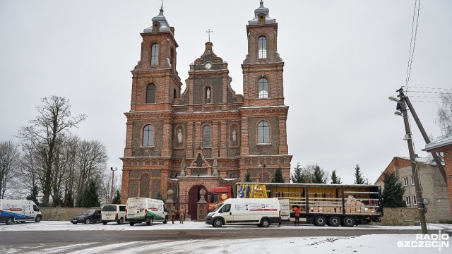 Tegoroczna "Paczka dla Rodaka i Bohatera na Kresach" jest już piątą edycją w historii akcji. Fot. Łukasz Szełemej [Radio Szczecin] Paczki trafiły do rodaków na Kresach [ZDJĘCIA]