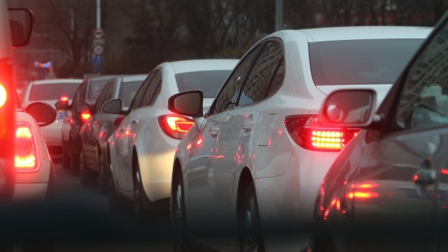 Spory korek utworzył się w niedzielę wieczorem na trasie S3, przed węzłem Rzęśnica. Około godziny 19 kolejka aut w stronę Szczecina liczyła kilka kilometrów.