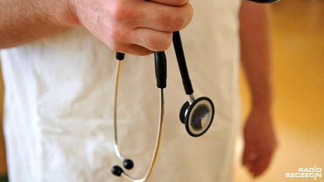Udało się znaleźć lekarzy, poradnie w szpitalu w Gryficach będą działać bez zmian. Chodzi o poradnie: alergologiczną oraz gruźlicy i chorób płuc dla dzieci. W obu brakowało lekarzy, dlatego władze szpitala ostrzegały, że mogą one pracować w mniejszym wymiarze godzin, a w najgorszym wypadku mogą zostać zamknięte.