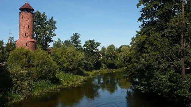 Fragment parku miejskiego w Gryficach został zamknięty dla mieszkańców. Powodem są przygotowania do budowy tzw. przepławki dla ryb na rzece Redze.