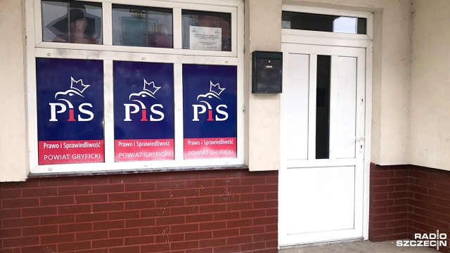To polityczny wandalizm. Tak próbę włamania do swojego biura poselskiego w Gryficach komentuje Michał Jach z Prawa i Sprawiedliwości.