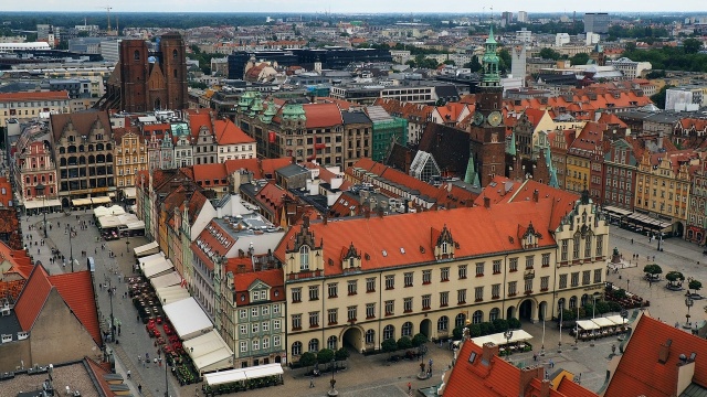 We Wrocławiu kręcony będzie pierwszy polski serial internetowej firmy Netflix. Jego reżyserem będzie Agnieszka Holland. Zdjęcia ruszą w lutym, a już od poniedziałku będzie można spróbować swoich sił na castingu dla statystów.