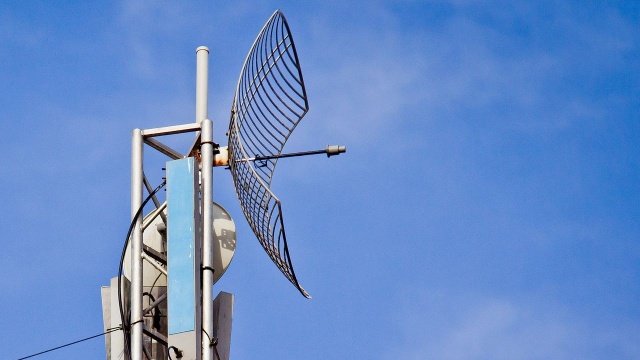 Negatywną decyzję w sprawie budowy masztu telefonii komórkowej w centrum Bezrzecza wydała Wójt Gminy Dobra - Teresa Dera. Uwzględniła tym samym protesty Rady Sołeckiej.