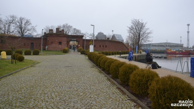 Kołobrzeski port jachtowy przejdzie remont. Odnowiona zostanie położona na jego terenie zabytkowa marina Reduta Morast. Obiekt pochodzi z 1849 roku. Wtedy też pełnił funkcję obronną. Dziś wykorzystywany jest w turystyce i gastronomii.