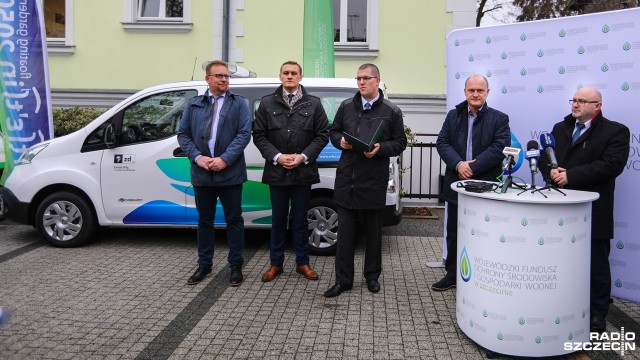 Do elektrycznych aut przesiadają się szczecińscy urzędnicy - miasto kupiło cztery Nissany e-NV 200 Envalia, które trafią trafią do Zarządu Dróg i Transportu Miejskiego, Młodzieżowego Ośrodka Wychowawczego oraz Domów Pomocy Społecznej.