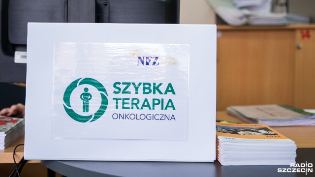 Kto może skorzystać z darmowych badań profilaktycznych, na czym polega DiLO i jakie są terapie onkologiczne Tego wszystkiego będzie można dowiedzieć się w piątek w siedzibie Narodowego Funduszu Zdrowia w Szczecinie. Z okazji Światowego Dnia Walki z Rakiem stanie tam specjalne stanowisko.
