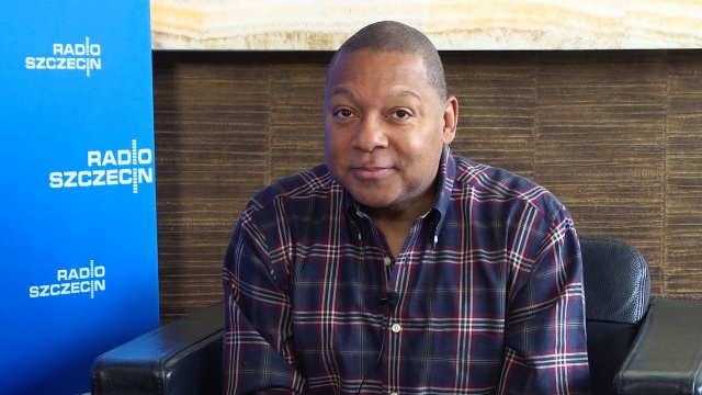 Jazz to metafora demokracji i służy do jednoczenia ludzi - tak mówi Wynton Marsalis i zachęca, by dobrego jazzu posłuchać w poniedziałek na antenie Radia Szczecin.