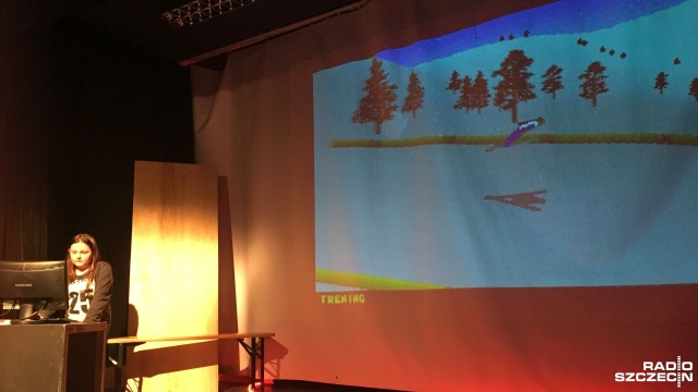 Najlepszym skoczkiem w Kamieniu Pomorskim został Piotr Berezowski. Zajął pierwsze miejsce w mistrzostwach gminy w kultowej grze komputerowej Deluxe Ski Jump. Na skoczniach K60 na Ukrainie, K140 w Szwecji i K230 we Włoszech pokonał ponad 20 zawodników.