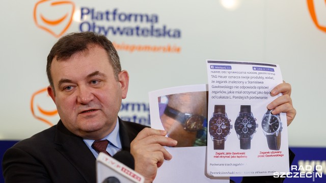 Jestem niewinny, a zarzuty wobec mnie kompromitują prokuraturę - tak podczas konferencji prasowej szef PO na Pomorzu Zachodnim komentował postępowanie śledczych w jego sprawie.