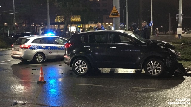 Około godziny 18.30 doszło do wypadku na placu Rodła w Szczecinie.