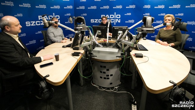 Seniorzy są zagrożeni przemocą w rodzinie - oceniają goście audycji Radio Szczecin na Wieczór. Rodzice nie chcą mówić źle o swoich dorosłych dzieciach, dziadkowie - o wnukach. Problem wychodzi na jaw dopiero, gdy wydarzy się nieszczęście.