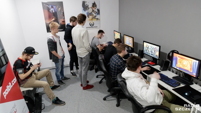 W ramach charytatywnego turnieju Szczecin Charity Games, grają w gry by pomóc kotom.