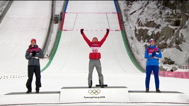 Kamil Stoch wygrał olimpijski konkurs skoków narciarskich na dużym obiekcie w Pjongczangu.