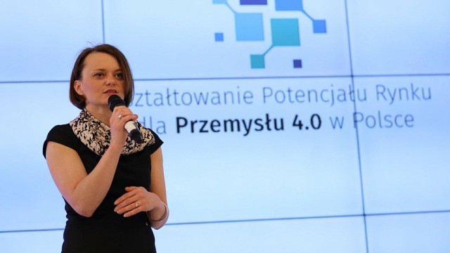 Polska do końca marca prześle Komisji Europejskiej plan działań, który ma doprowadzić do poprawy jakości powietrza. Poinformowała o tym w czwartek w Brukseli minister przedsiębiorczości i technologii Jadwiga Emilewicz, odpowiedzialna w rządzie za czyste powietrze.