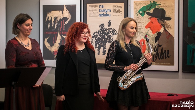 XIX-wieczne utwory w nowoczesnej aranżacji na fortepian i saksofon: w niedzielę w samo południe w Muzeum Narodowym w Szczecinie odbył się koncert w ramach 039039Saksofonowej niedzieli w muzeum039039. Na scenie wystąpiły Urszula Szyryńska i Julita Przybylska, artystki związane ze szczecińską Akademią Sztuki.