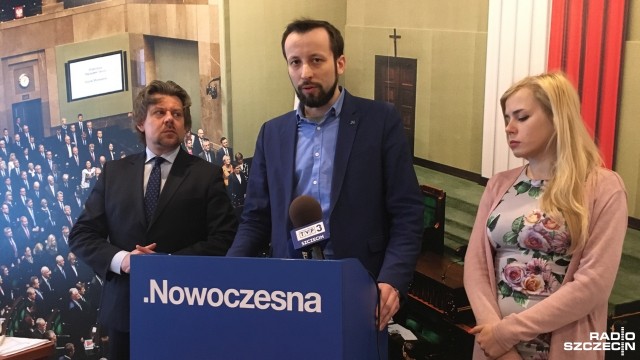 .Nowoczesna popiera pomysł Platformy Obywatelskiej w sprawie ustawowego utworzenia Związku Metropolitalnego w Województwie Zachodniopomorskim. Przy czym ani działacze PO, ani.Nowoczesnej na razie nie zapytali o zdanie zainteresowanych, czyli samorządowców z 14 gmin, które obecnie tworzą Stowarzyszenie Szczecińskiego Obszaru Metropolitalnego.