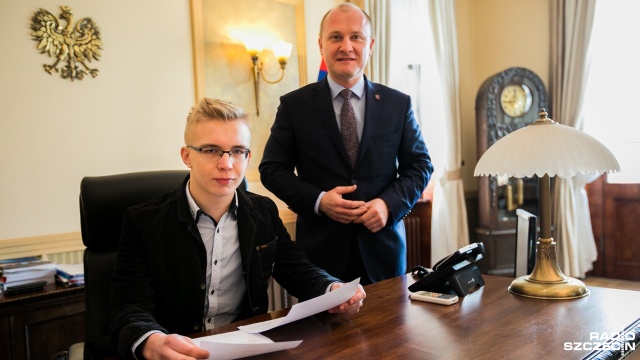 Piętnastoletni Mateusz spędzi dzień z Prezydentem Szczecina. To nagroda za zwycięstwo w konkursie Mali, Wielcy.