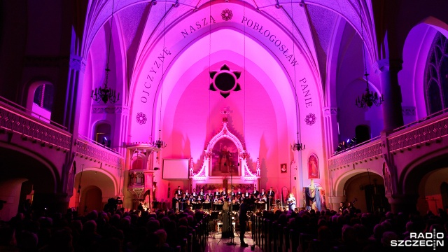 Stabat Mater Janusza Stalmierskiego, kompozytora, autora hejnału Szczecina po raz pierwszy zabrzmiał w sobotę w Szczecinie. Opera na Zamku zorganizowała Koncert Wielkopostny w kościele garnizonowym.