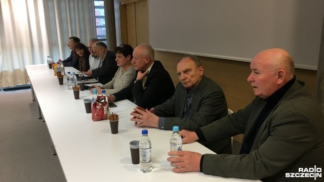 Szkolony w Moskwie komunistyczny wojskowy i ostatni szef Wojskowych Służb Informacyjnych generał Marek Dukaczewski spotkał się dziś z byłymi milicjantami i eSBkami w Szczecinie.