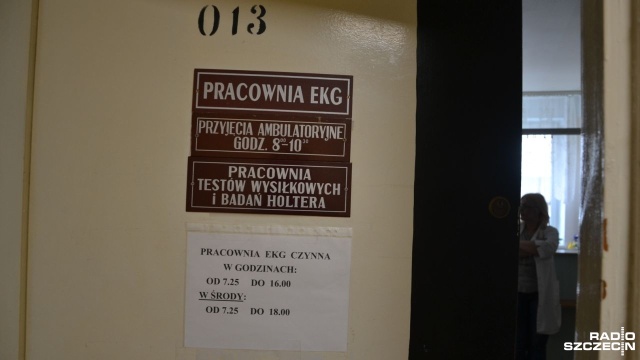 Kolejne poradnie i pracownie kołobrzeskiego szpitala doczekają się przebudowy. W poniedziałek władze placówki poinformowały o adaptacji pomieszczeń na potrzeby pracowni EKG, EEG, a także poradni neurologicznej. Gabinety zostaną przeniesione do remontowanych pomieszczeń na pierwszym piętrze budynku głównego.