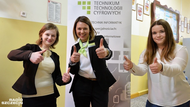 Obróbka zdjęć, montowanie filmów i turniej GTA - tak wygląda dzień otwarty Technikum Technologii Cyfrowych w Szczecinie. Chętni w środę zwiedzali szkołę, która właśnie prowadzi nabór.