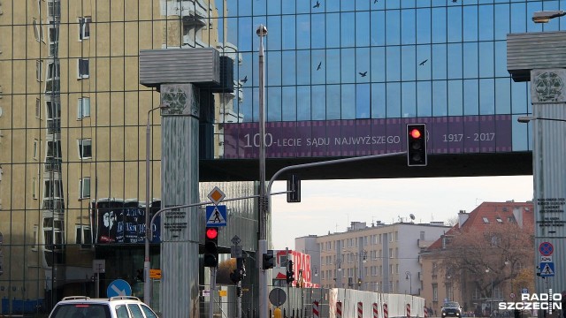 Sędzia, który ukradł części wiertarki ze szczecińskiego supermarketu, będzie dalej orzekał. Sąd Najwyższy zmienił karę dyscyplinarną dla sędziego.