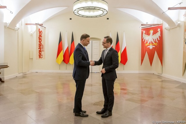 Piątkowa wizyta ministra spraw zagranicznych Heiko Maasa w Warszawie została dość dobrze oceniona w Niemczech. Tamtejsze media zwracają szczególną uwagę na deklaracje, że Polska i Niemcy opowiadają się za ożywieniem Trójkąta Weimarskiego.