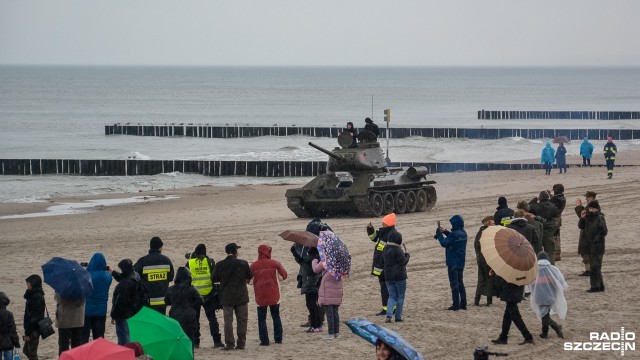 Inscenizacja Bój o Kołobrzeg będzie główną częścią niedzielnych obchodów 73. rocznicy Walk o Kołobrzeg i Zaślubin Polski z Morzem. O godzinie 11 na plaży centralnej wydarzenia z 1945 roku odtworzy ponad 300 rekonstruktorów.