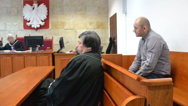 Grzywnę w wysokości 10 tys. złotych zapłacić musi Sebastian S. Wyrok wydał w piątek Sąd Rejonowy w Kołobrzegu. 39- latek został zatrzymany przez policję po prowokacji obywatelskiej zastosowanej przez jednego z mieszkańców.