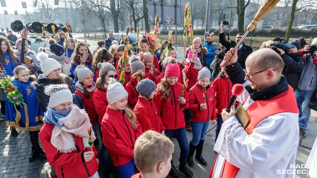 Około stu wiernych wzięło udział w Marszu dla Jezusa ulicami Szczecina. Procesja w Niedzielę Palmową wyruszyła z Sanktuarium Najświętszego Serca Pana Jezusa.