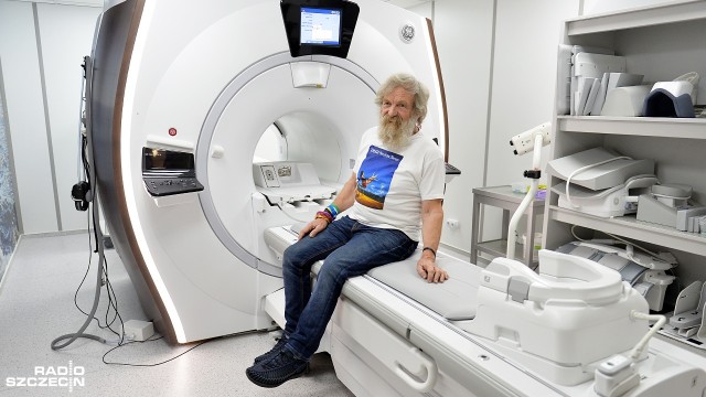 Statki mają matki chrzestne od setek lat, a od środy ojca chrzestnego ma sprzęt medyczny. Chodzi o rezonans magnetyczny, który trafił do centrum diagnostycznego działającego na terenie szpitala przy Pomorzanach w Szczecinie.