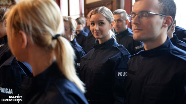 52 nowych funkcjonariuszy zachodniopomorskiej policji jest już po uroczystym ślubowaniu.