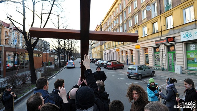 Dwie procesje przejdą w piątek po południu ulicami Szczecina. Z tego powodu mogą być utrudnienia w ruchu.