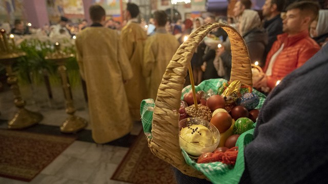 Chrześcijanie obrządku wschodniego, zgodnie z kalendarzem juliańskim obchodzą w niedzielę Wielkanoc. W Szczecinie świętują grekokatolicy i prawosławni.