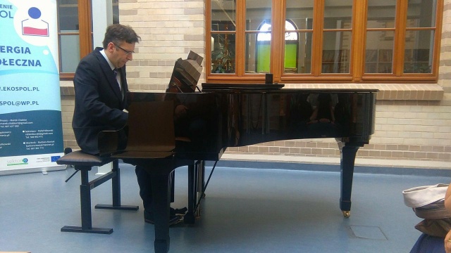 W Akademii Sztuki odbył się koncert inaugurujący VII Dni Przyjaźni Polsko-Węgierskiej w Szczecinie. Czardasze, marsze, a także inne utwory zagrał pianista Marcin Dominik Głuch.