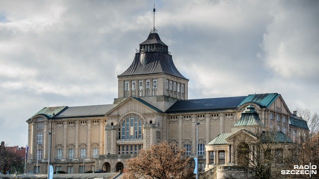 Taras widokowy wieży Muzeum Narodowego przy Wałach Chrobrego w Szczecinie otwarty dla zwiedzających. Po zimowej przerwie chętni mogą znów podziwiać panoramę nadodrzańskiej części miasta i portu.