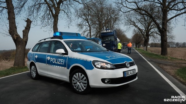 Policjanci z sekcji minersko-pirotechnicznej wysadzili znalezionych kilka dni temu osiem granatów moździerzowych z czasów II wojny światowej. To w okolicach miejscowości Neurochlitz.