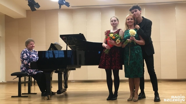 Wystąpili na scenie ze swoimi nauczycielami. W ramach festiwalu Dzień Głosu, uczniowie jednej ze szczecińskich szkół zaśpiewali m.in. pieśni Mieczysława Karłowicza czy arie z Czarodziejskiego fletu.