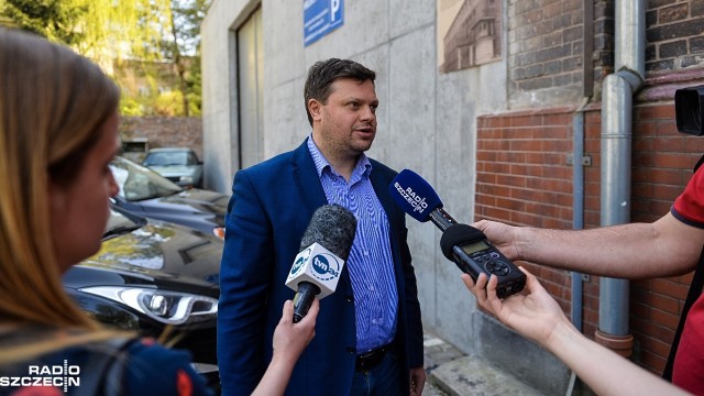 W Areszcie Śledczym w Szczecinie w środę po godz. 14 rozpocząć się spotkanie Sekretarza Generalnego Platformy Obywatelskiej, posła Stanisława Gawłowskiego z jego drugim obrońcą - mecenasem Rafałem Wiecheckim.