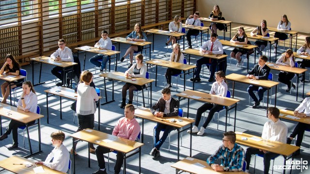 Niektórzy uczniowie wiedzieli, jakie zadanie pojawi się w drugiej części egzaminu gimnazjalnego - dowiedziała się Informacyjna Agencja Radiowa.