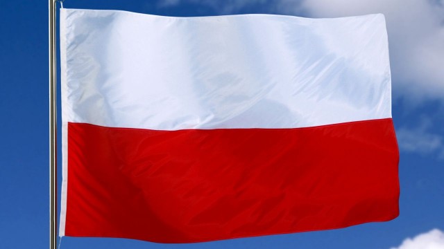 Pokaz sprzętu wojskowego, biało-czerwona kawalkada pojazdów oraz piknik majowy - to tylko niektóre atrakcje szczecińskiego Święta Narodowego Trzeciego Maja. Obchodom 227. rocznicy uchwalenia Konstytucji 3 Maja towarzyszyć będą także uroczystości patriotyczne.