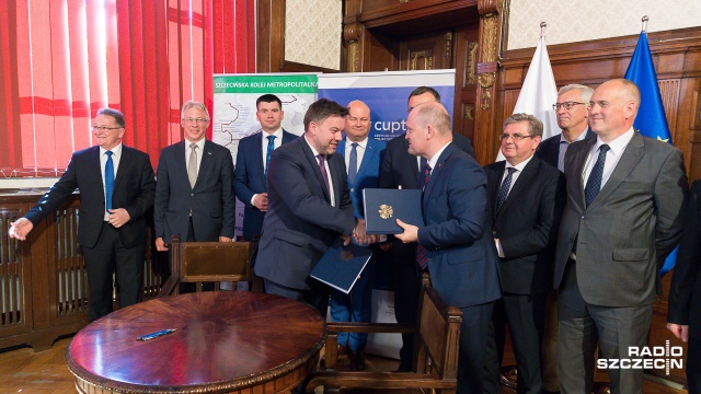 Od 2022 roku jeden bilet, aby poruszać się komunikacją między Szczecinem, Stargardem, Policami, Goleniowem czy Gryfinem - w środę Szczecińska Kolej Metropolitalna przeszła z fazy idei do fazy realizacji.