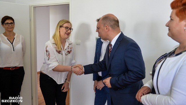 Po informatykach, biotechnologach i absolwentach filologii angielskiej, przyszedł czas na zawody medyczne. Pierwsze pielęgniarki odebrały klucze do mieszkania w ramach programu Dom dla absolwenta.