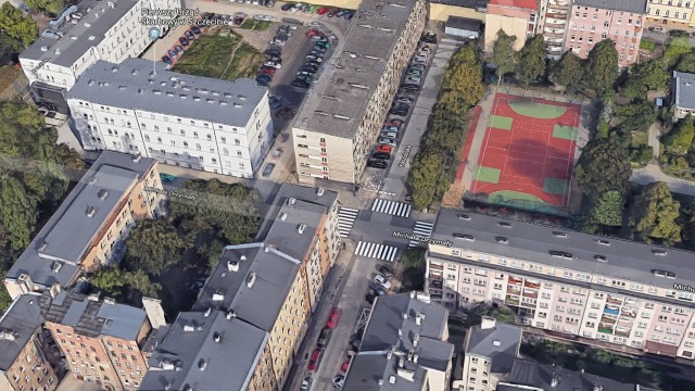 W czwartek od godziny 18.00 rozpocznie się wymiana asfaltu na ulicy Kaszubskiej w Szczecinie.