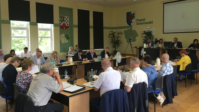 Jaki jest obecnie dług szpitala w Goleniowie i kiedy poznamy plan naprawczy finansów placówki O to pytają radni podczas sesji powiatu.