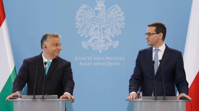 Premier Mateusz Morawiecki powiedział w trakcie spotkania z premierem Węgier Viktorem Orbnem, że oba kraje mają podobny pogląd w kwestii przyszłego budżetu Unii Europejskiej na lata 2021-2027 i uchodźców.