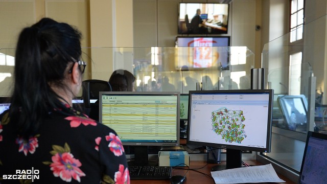 Jesteś opanowany, dobrze radzisz sobie ze stresem i znasz przynajmniej jeden język obcy Możesz zostać operatorem numeru alarmowego 112. Nowych pracowników poszukuje Centrum Powiadamiania Ratunkowego w Szczecinie.