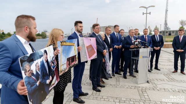 Gabinet Cieni polityków Platformy Obywatelskiej obradował na szczecińskiej Łasztowni. Tematem była gospodarska morska - w tym stocznie.